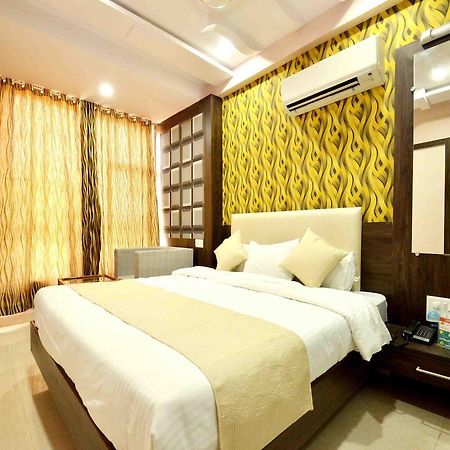 Oyo 2403 Hotel Aamantran Avenue Уджайн Екстериор снимка