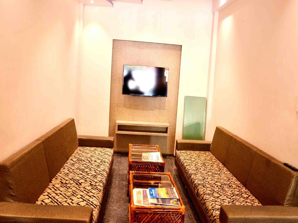 Oyo 2403 Hotel Aamantran Avenue Уджайн Екстериор снимка