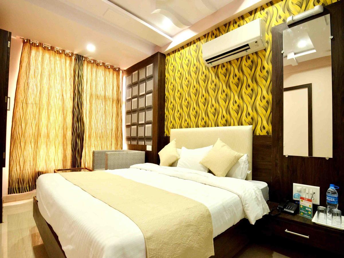 Oyo 2403 Hotel Aamantran Avenue Уджайн Екстериор снимка
