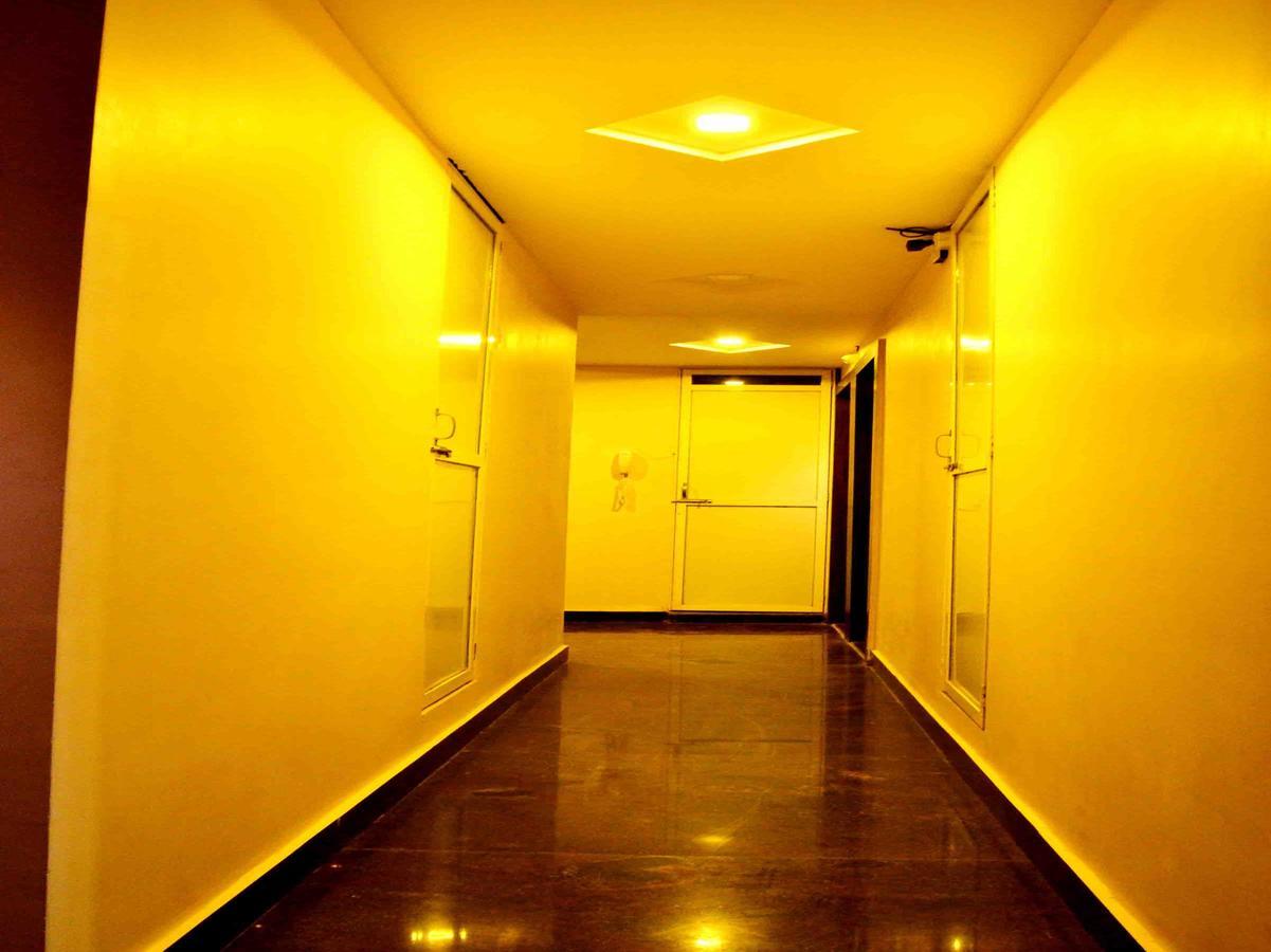 Oyo 2403 Hotel Aamantran Avenue Уджайн Екстериор снимка